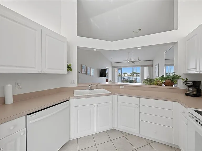 3320 W Crown Pointe Blvd #201 — Photo 10