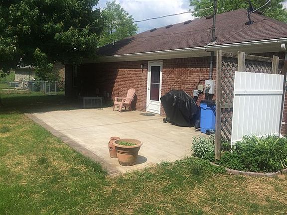 3rd image of 205 Wildwood Ln