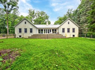 1622 S River Rd, Libertyville, IL 60048