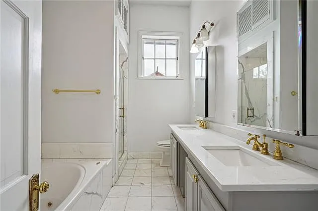 1104 Dauphine St #3 — Photo 19