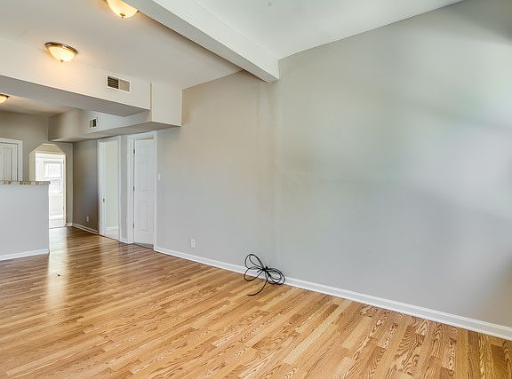 4th image of 2820 N Maplewood Ave