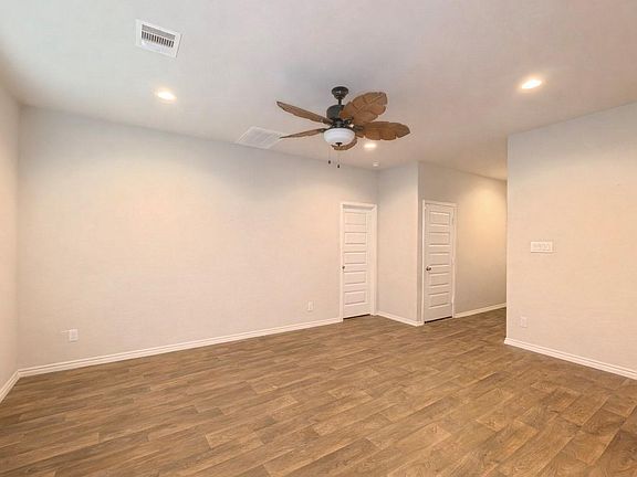 3rd image of 8522 Sacred Lotus Ln