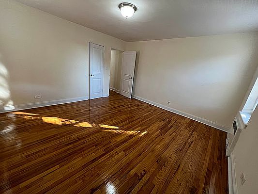 3rd image of 87-02 Midland Pkwy #3D