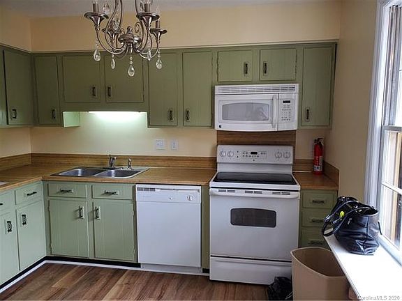 4th image of 6810 Farmingdale Dr APT G