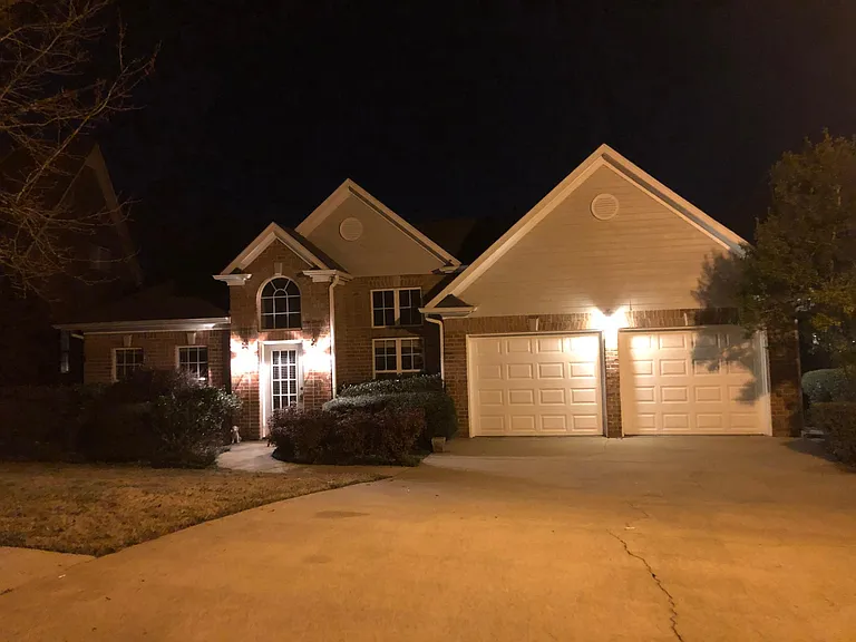 209 Lenox Ln — Photo 2