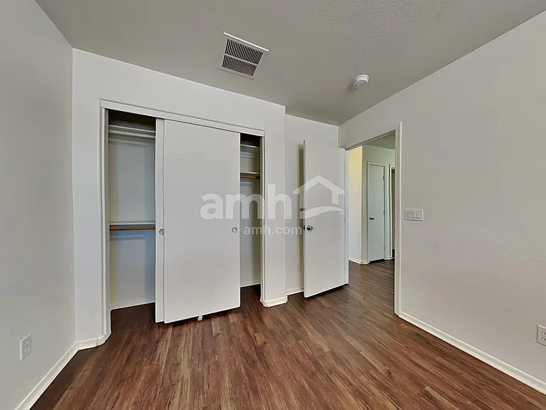 6727 W Desert Ln — Photo 19