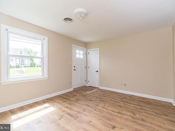 4th image of 626 Susquehanna Ave