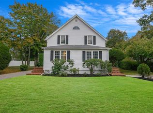 12-14 Pleasant Ave, Farmingdale, NY 11735