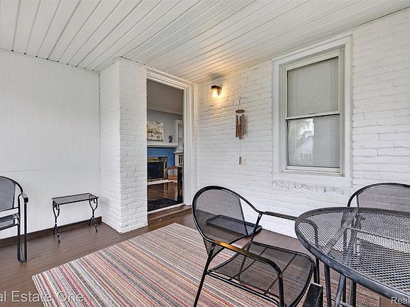 5th image of 22457 Piper Ave W