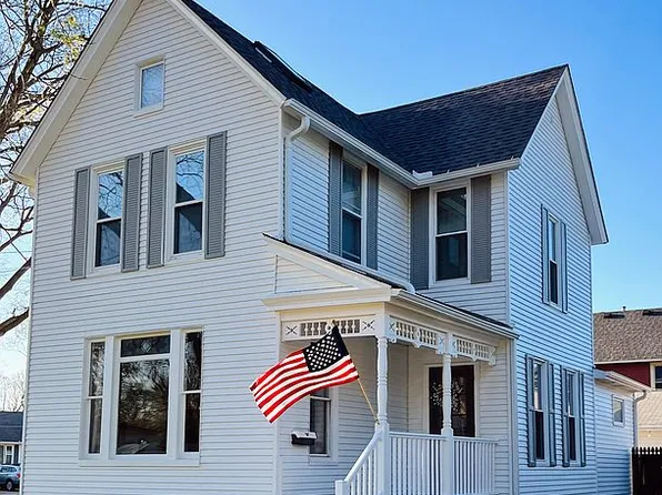 423 W Palace Row, Geneseo, IL 61254