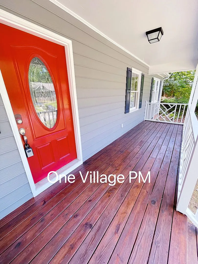Amazing fully renovated home near 98! — Photo 4