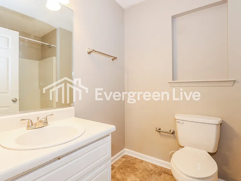 141 Hammond Place Cir — Photo 12