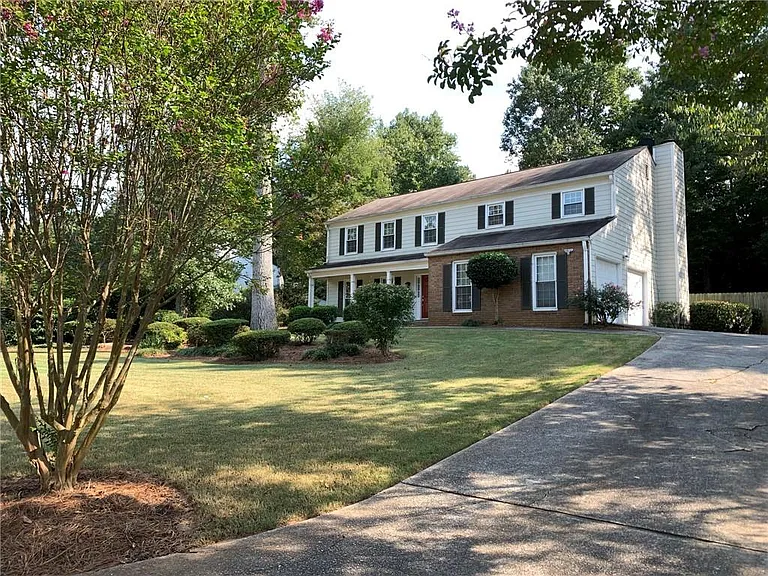 4536 Woodlawn Lake Dr — Photo 47