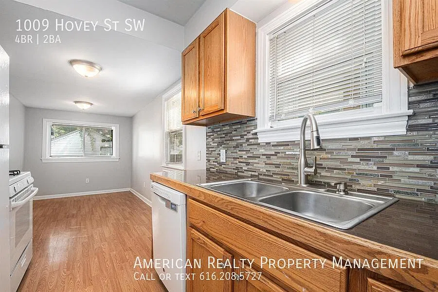 4 bed, 1200 sqft, $2,300 — Photo 4