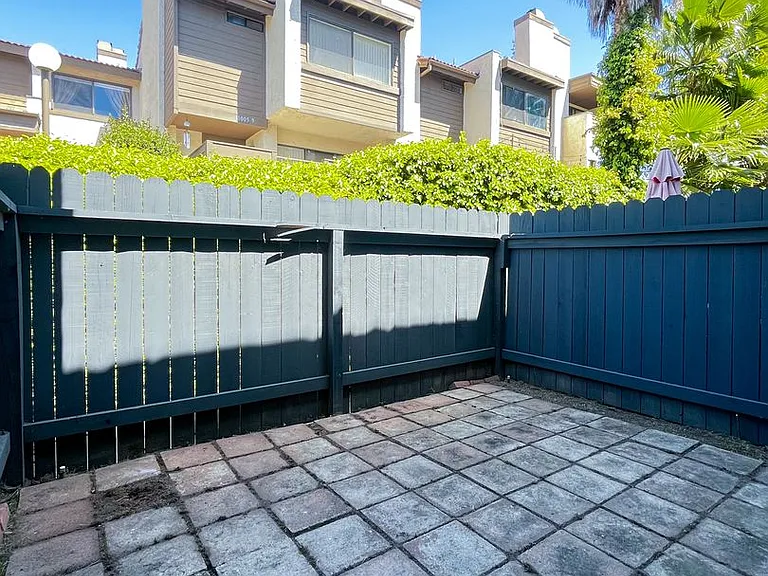 9939 Topanga Canyon Blvd — Photo 26