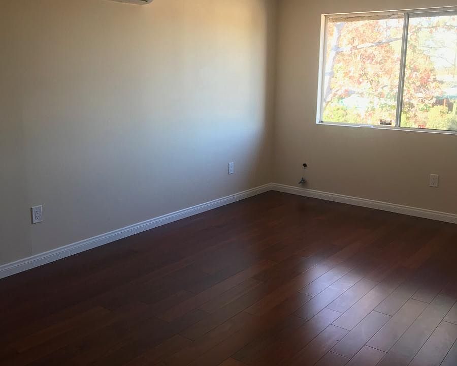 Master bedroom w A/C