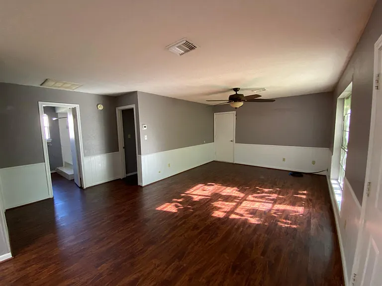 403 Texas St — Photo 4