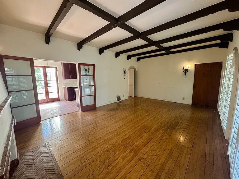 363 N Sycamore Ave #7002 — Photo 4