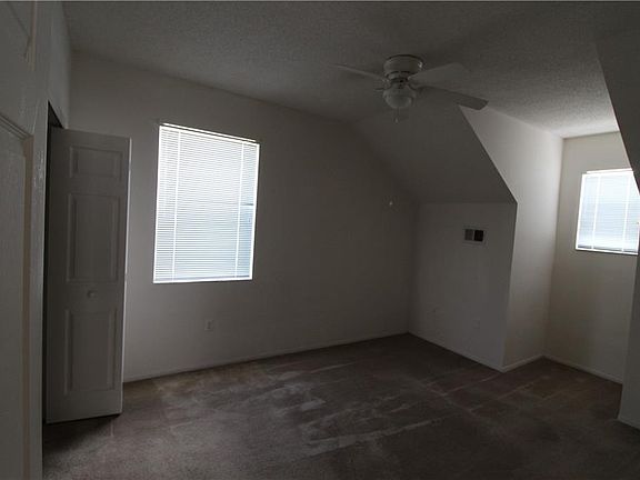 5th image of 225 Manoel Ln #8