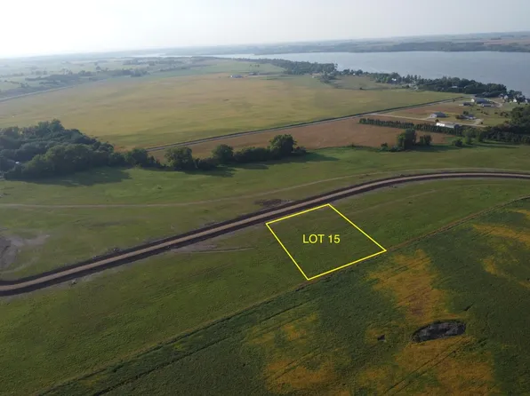 15 Oak Creek Cir, Big Stone City, SD 57216