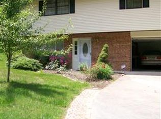 810 Overbrook Rd, Charleston, WV 25314