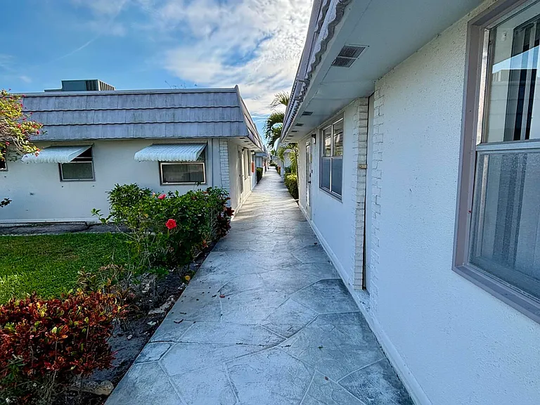 185 Valencia Dr #H — Photo 7