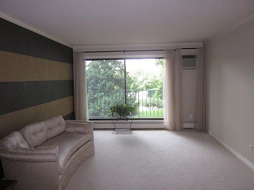 5th image of 205 Barry Ave S APT 116