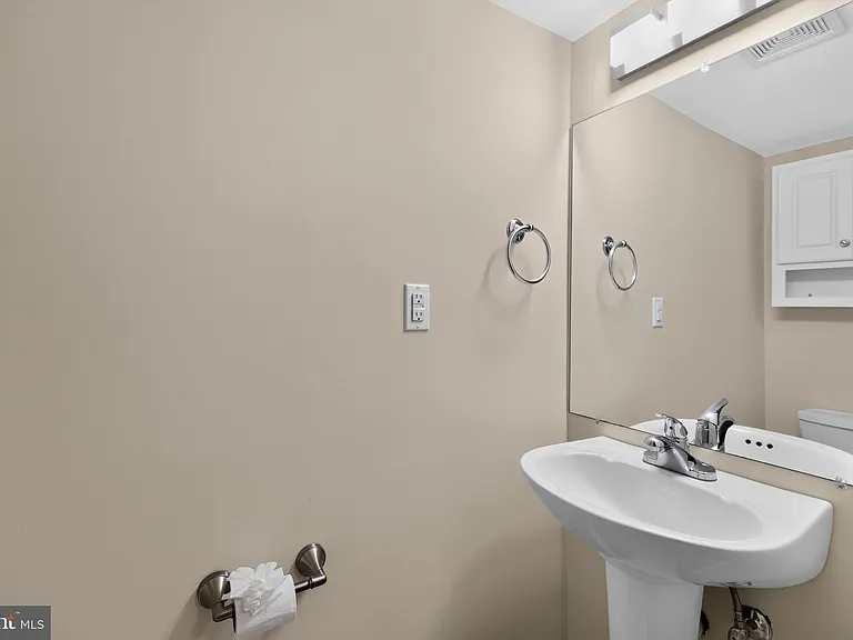 8700 Calvert Cliff Ct — Photo 15