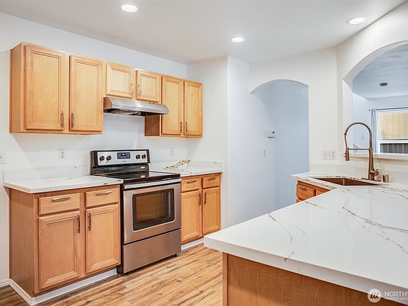 5th image of 14926 Woodland Avenue E