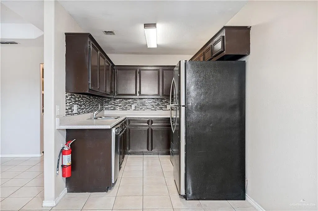 2 bed, 2.0 bath, 935 sqft, $950 — Photo 3