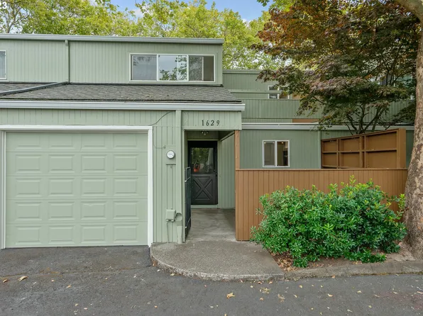 1629 NW Rolling Hill Dr, Beaverton, OR 97006
