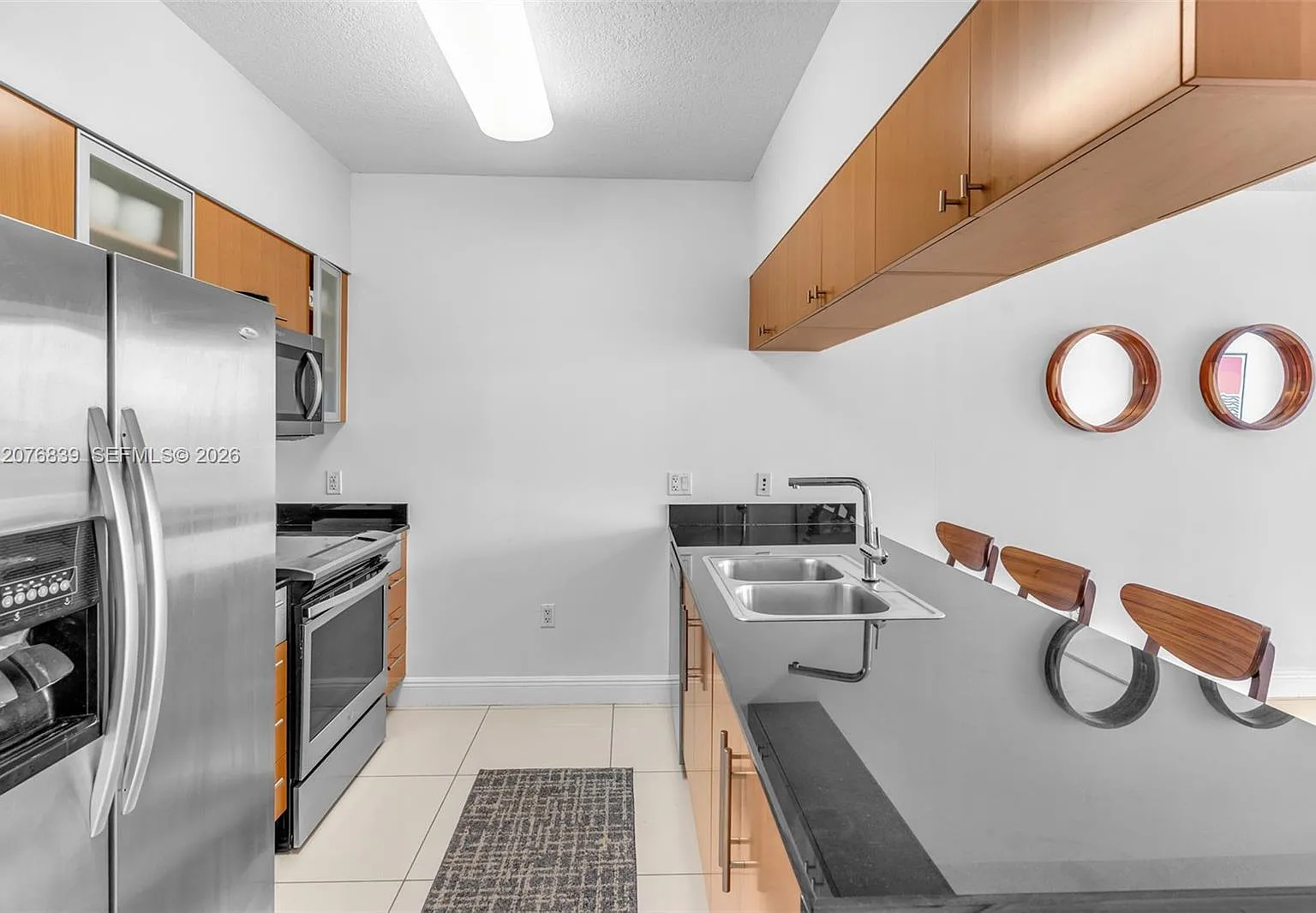 Opera Tower Condo — Photo 4