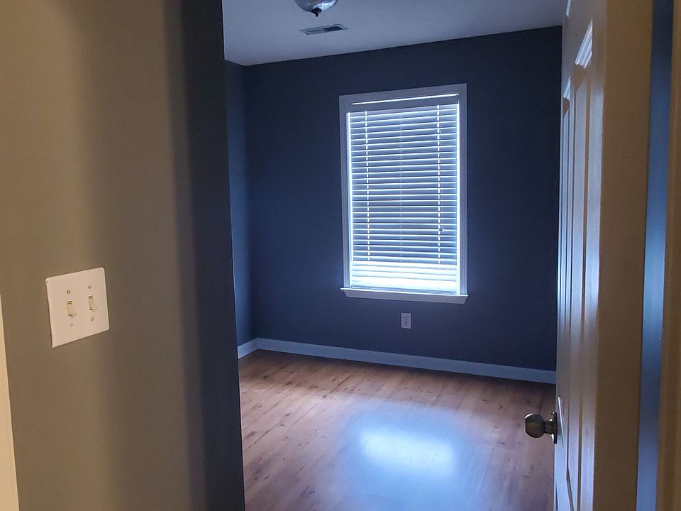 1st image of 228 Kings Deer Ct