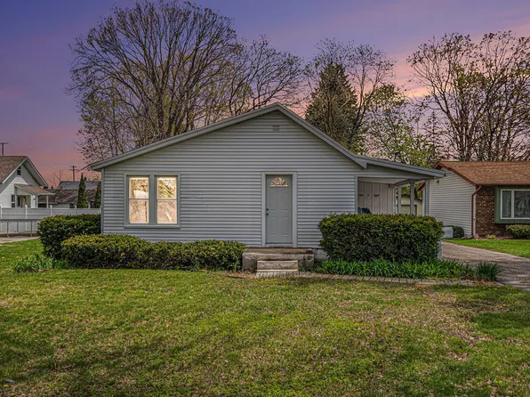 908 S Lake Steet St, Greenville, MI 48838
