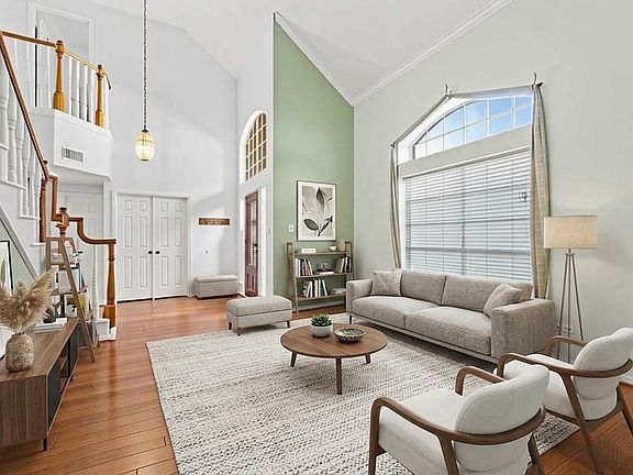 4th image of 2526 Berkley Ct
