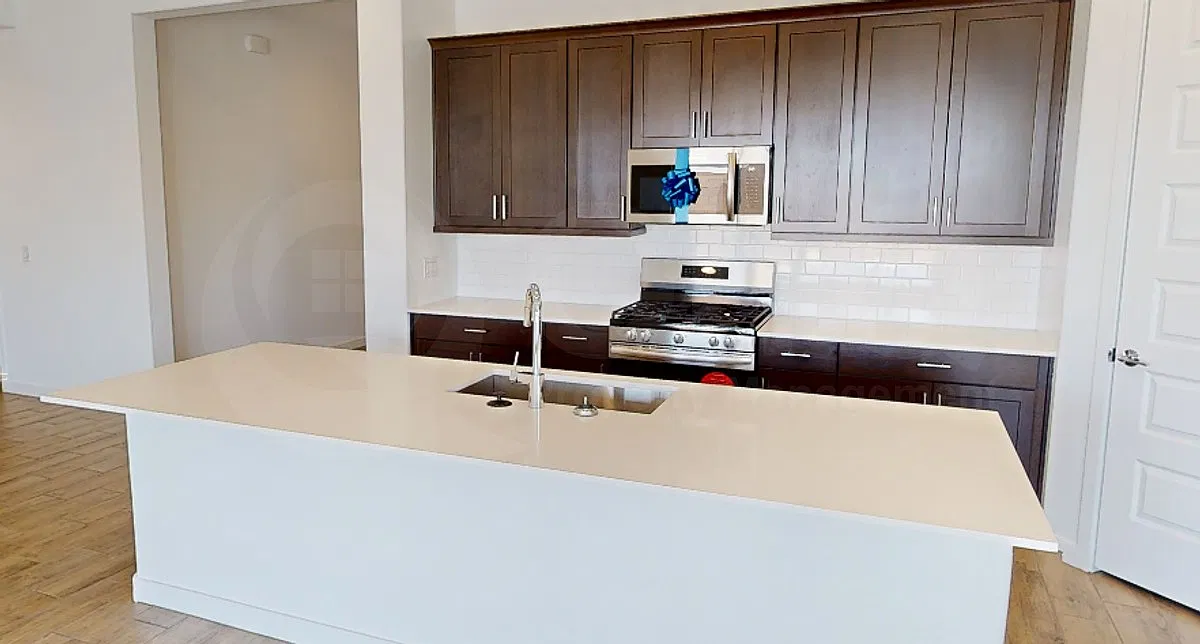 4 bed, 3.0 bath, 2648 sqft, $2,699 — Photo 4