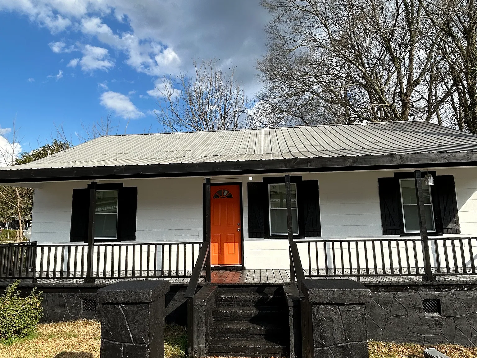 3 bed, 1028 sqft, $1,325 — Photo 1