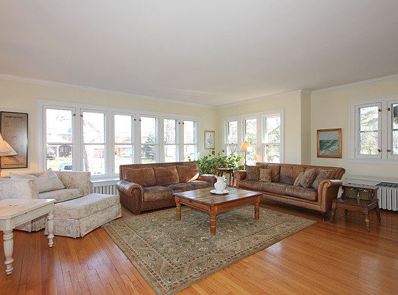 3rd image of 830 Park Ave