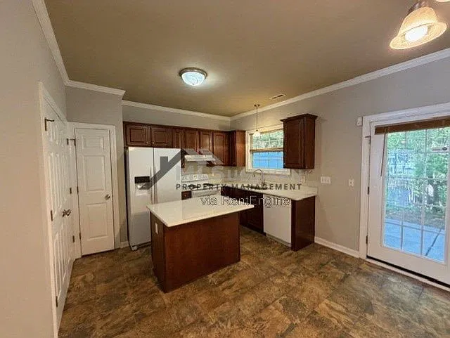 3 bed, 2.5 bath, 1357 sqft, $1,850 — Photo 4