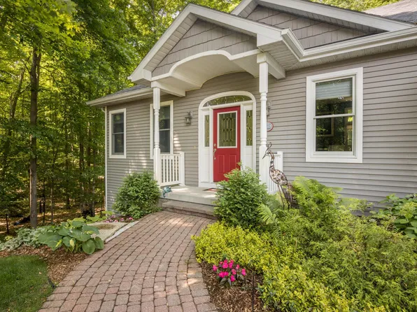 2725 Blue Meadow Dr, Traverse City, MI 49685