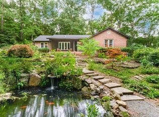 5 Country Spring Dr, Asheville, NC 28804