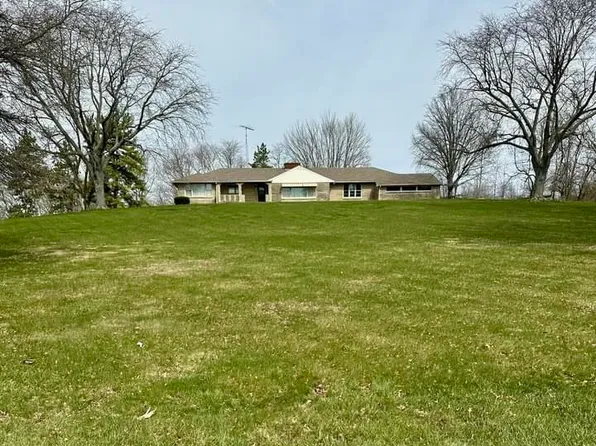 1666 E Springersville Rd, Connersville, IN 47331