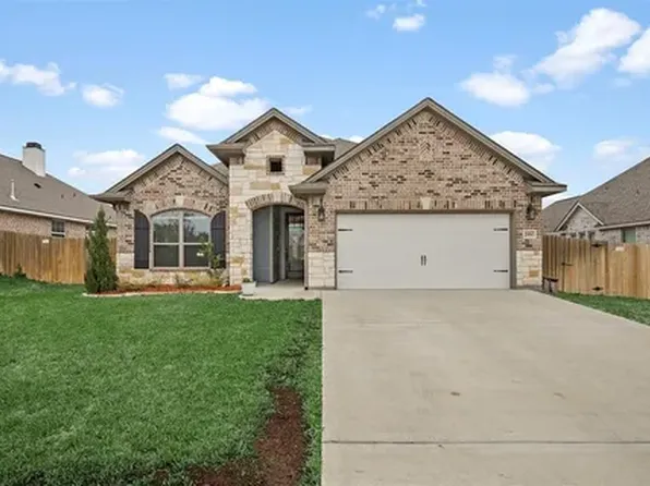 2960 Archer Dr, Bryan, TX 77808