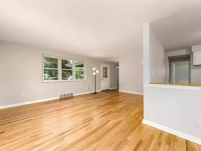 828 Pallas Dr — Photo 18