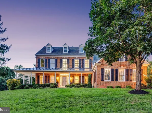 13520 Heritage Farms Dr, Gainesville, VA 20155