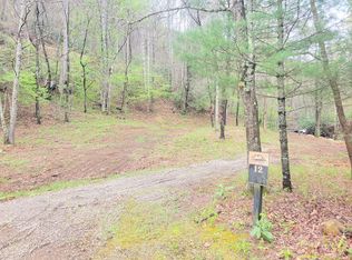 120 Tumbling Falls Dr, Canton, NC 28716