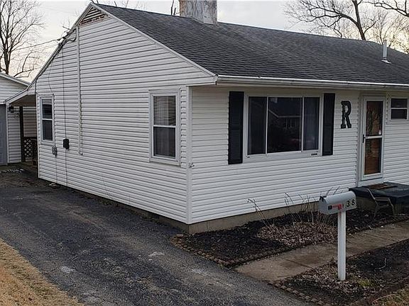 2nd image of 838 Carole St