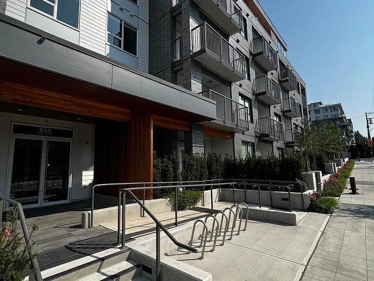 645 Como Lake Ave #204 — Photo 5