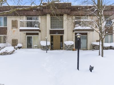 8557 N Akins Rd APT 204, North Royalton, OH, 44133