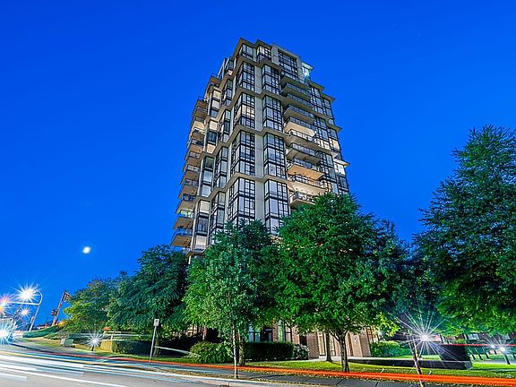 4th image of 11 E Royal Ave #404